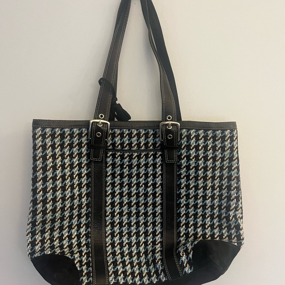 Coach Handbags - Coach Herringbone Tote Bag